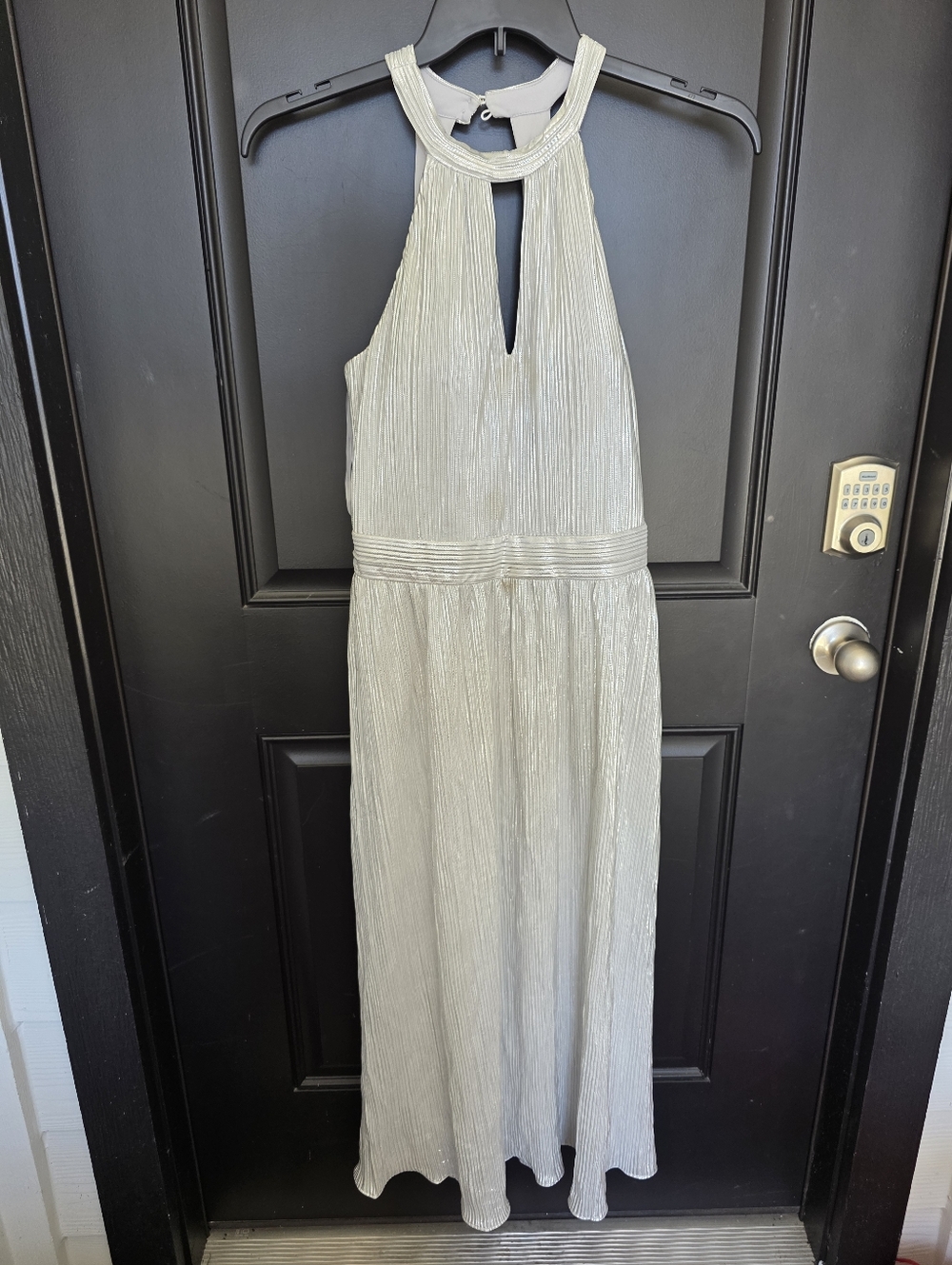 Kensie Silver Metallic Halter Midi Dress Pleated Shimmer Size 8 Women Party NWT - Picture 2 of 10